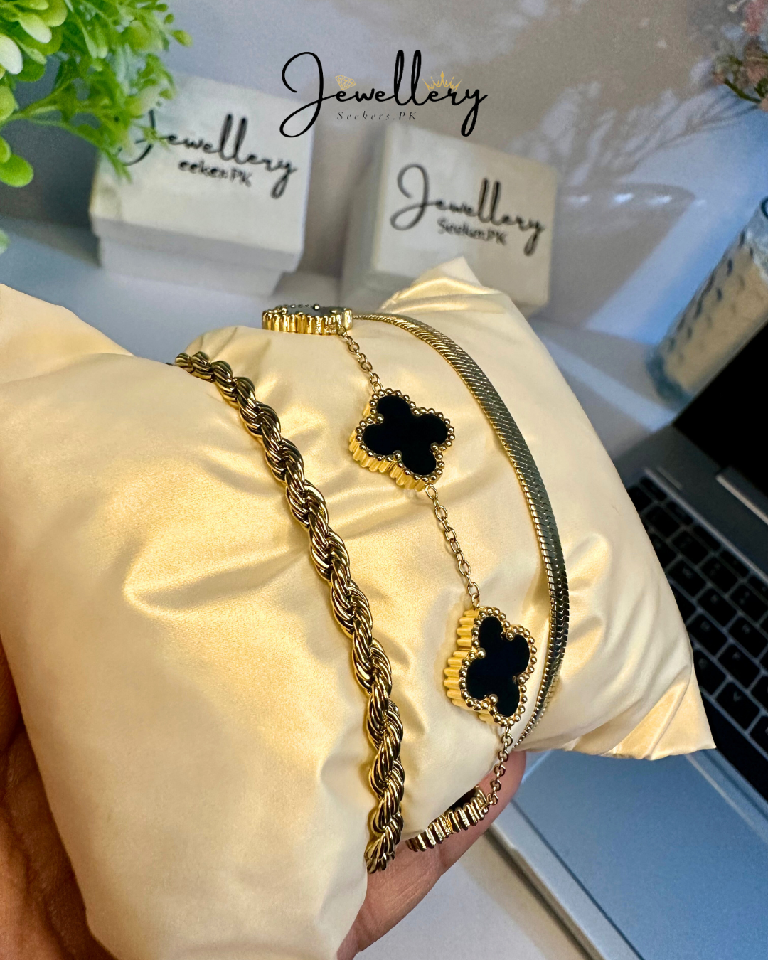 Snack, Twister & Clover combo 3pcs