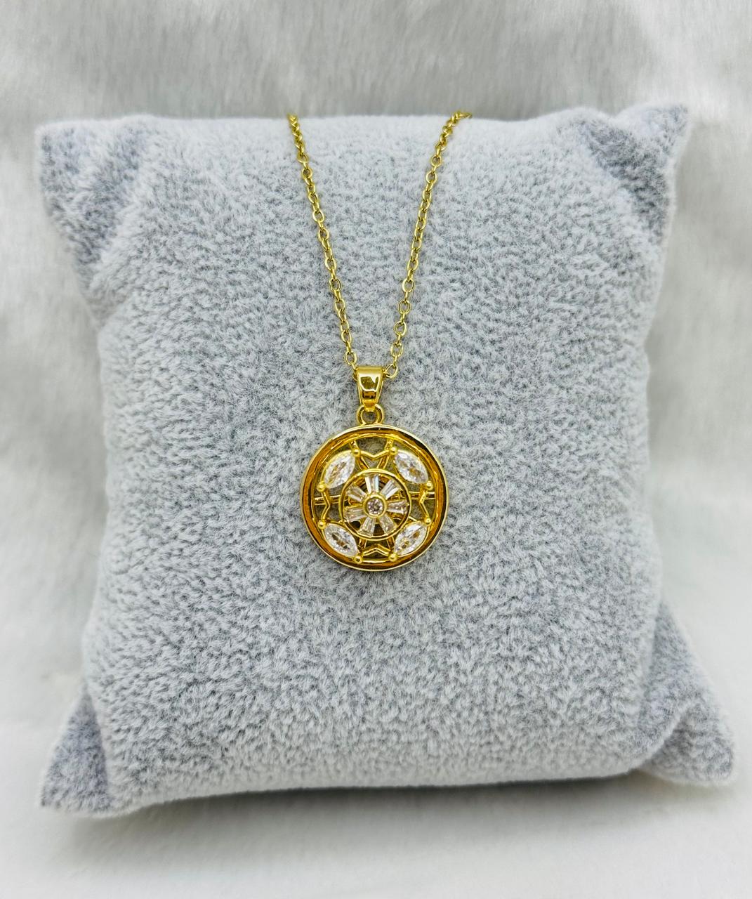 Stainless steel spin necklace