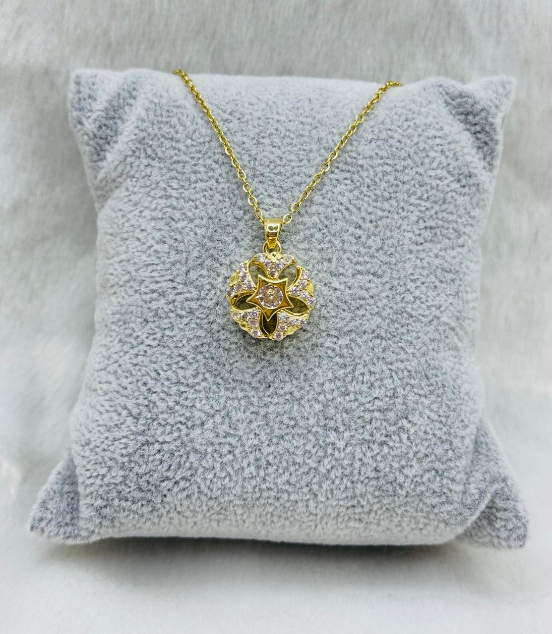Stainless steel spin necklace