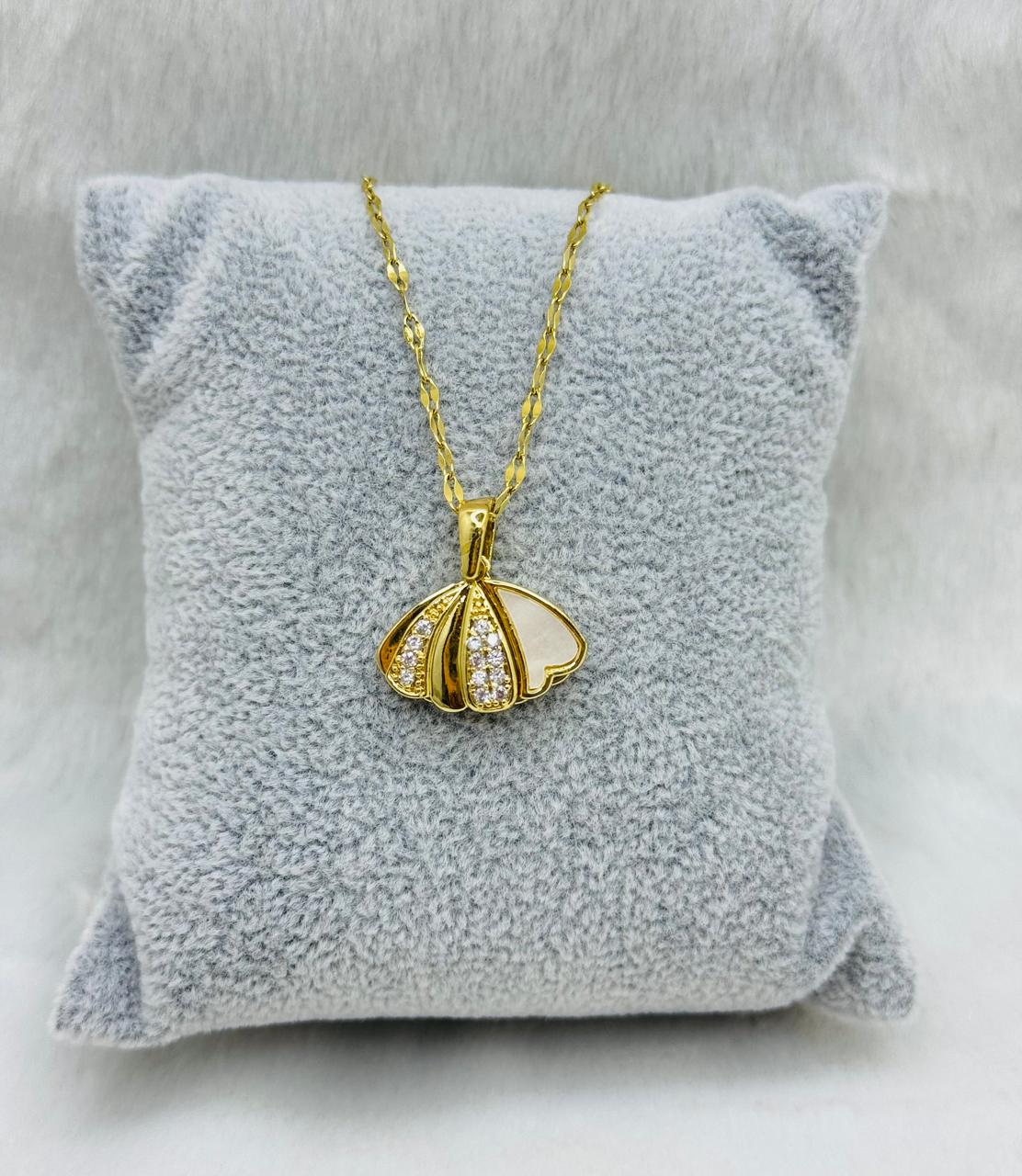 Stainless steel spin necklace