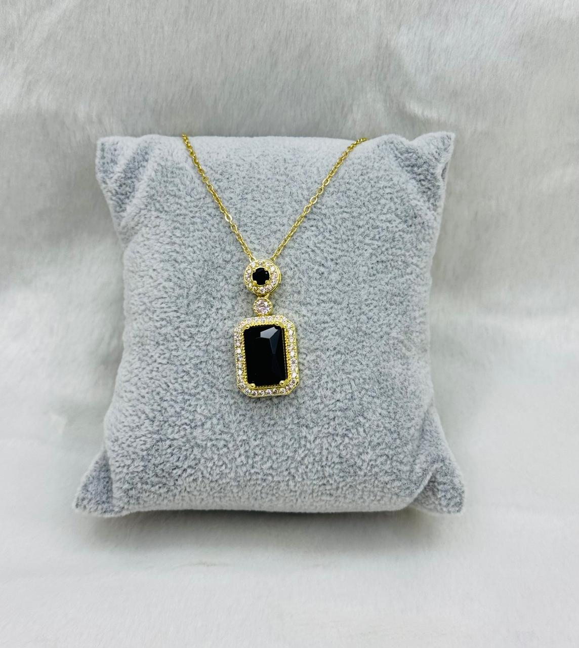 Stainless steel spin necklace