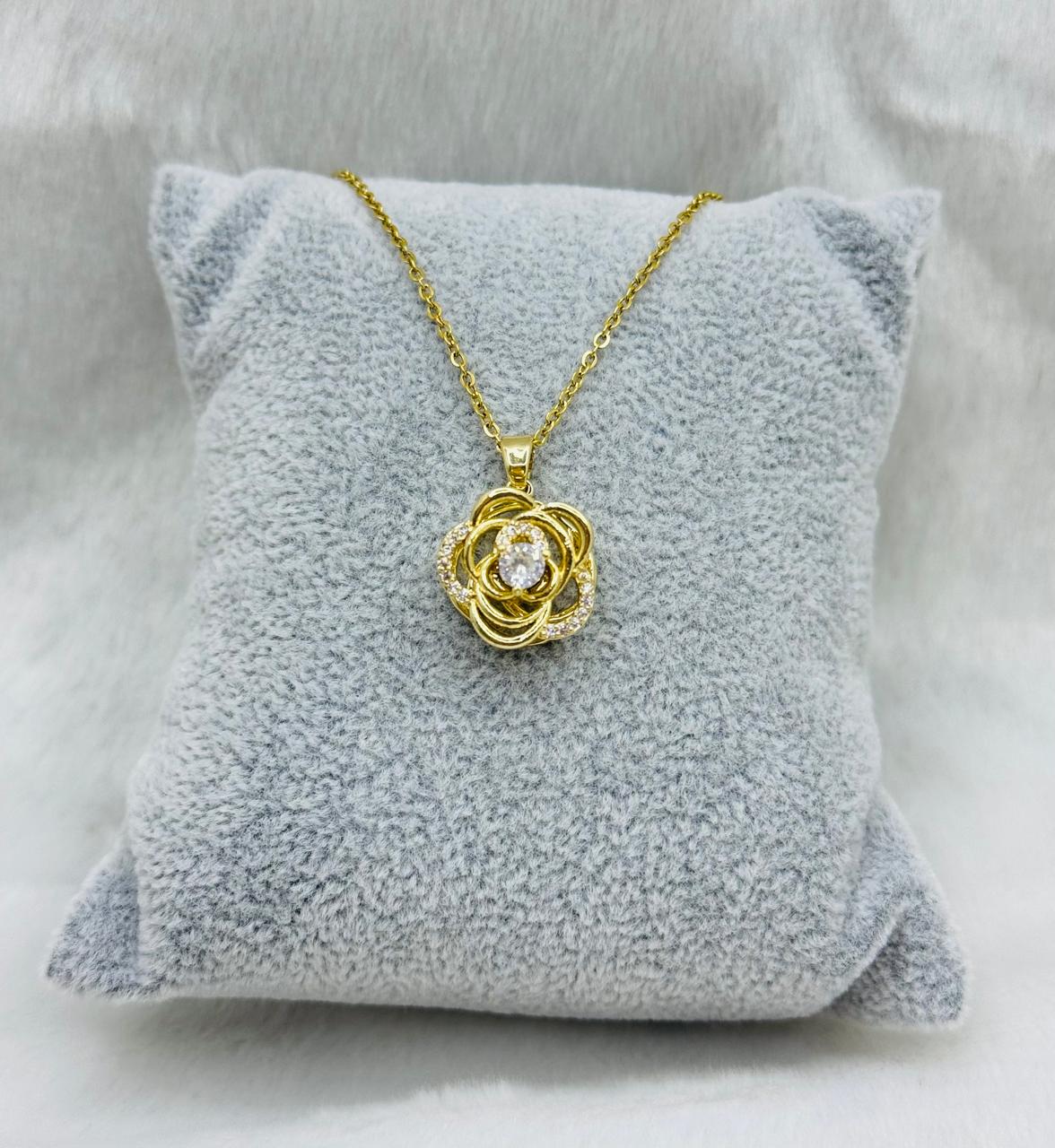 Stainless steel spin necklace