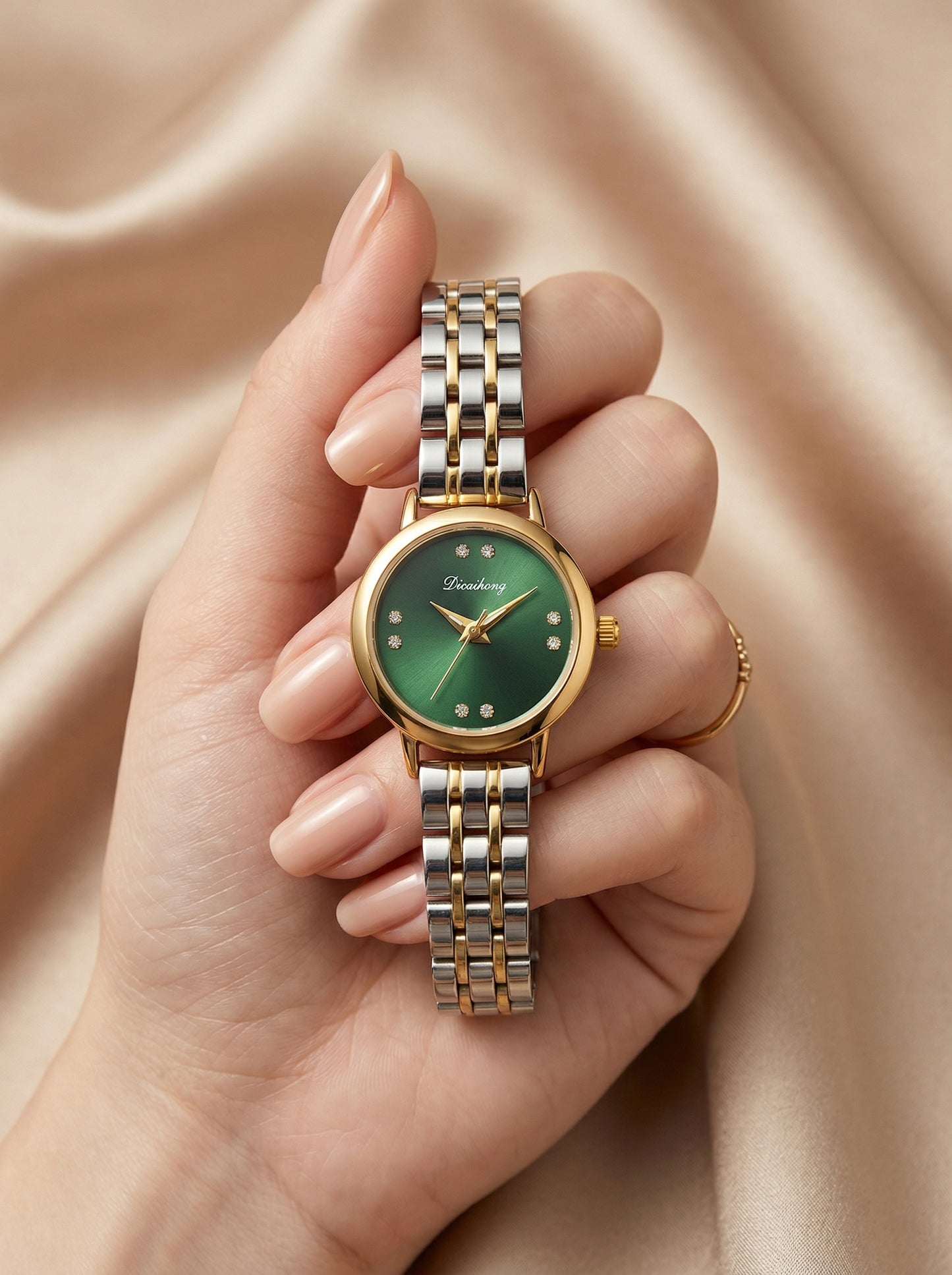Dicaihong Elegant Green Dail Women Watch