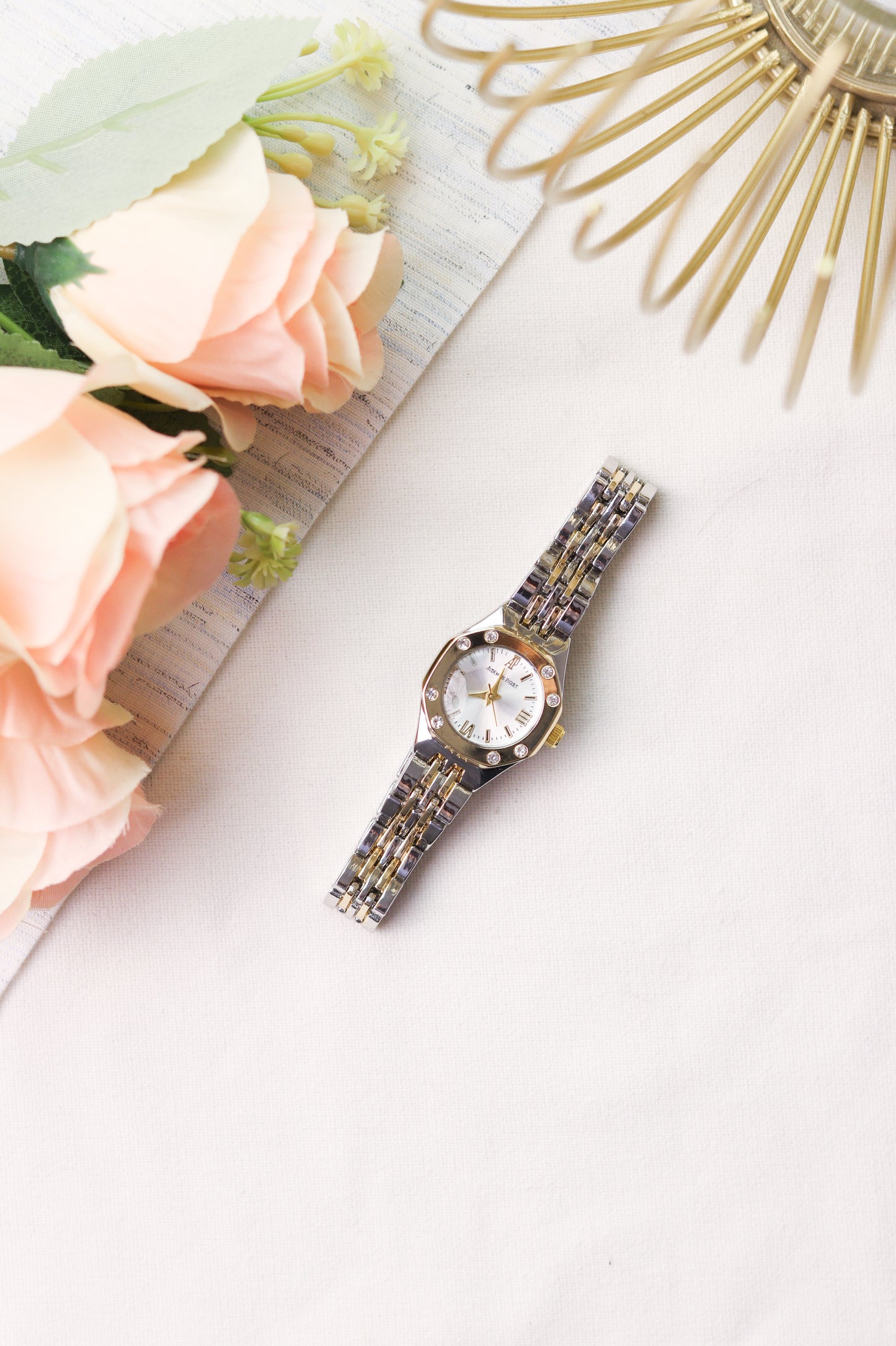 AUDEMARS PIGUEST Golden Silver Women Watch