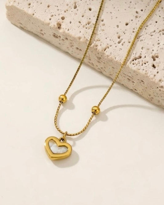 White Heart Elegant Necklace
