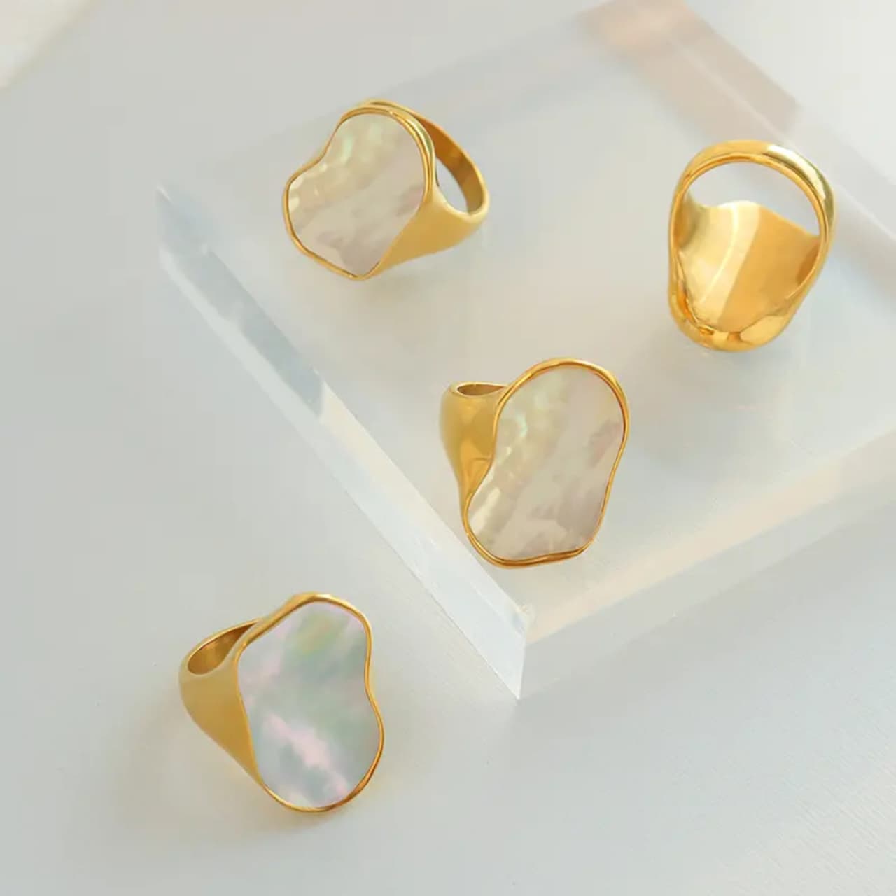 White & Golden Premium Ring