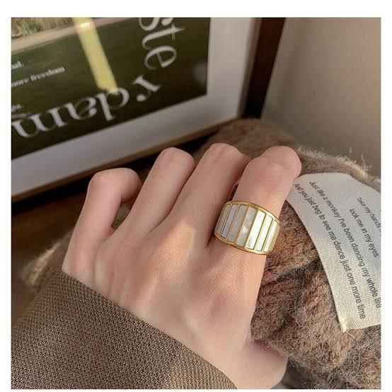 White Stones Ring