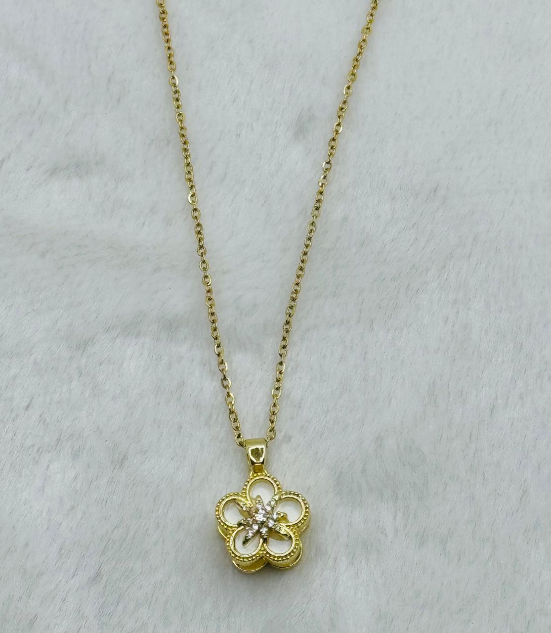 Stainless steel spin necklace